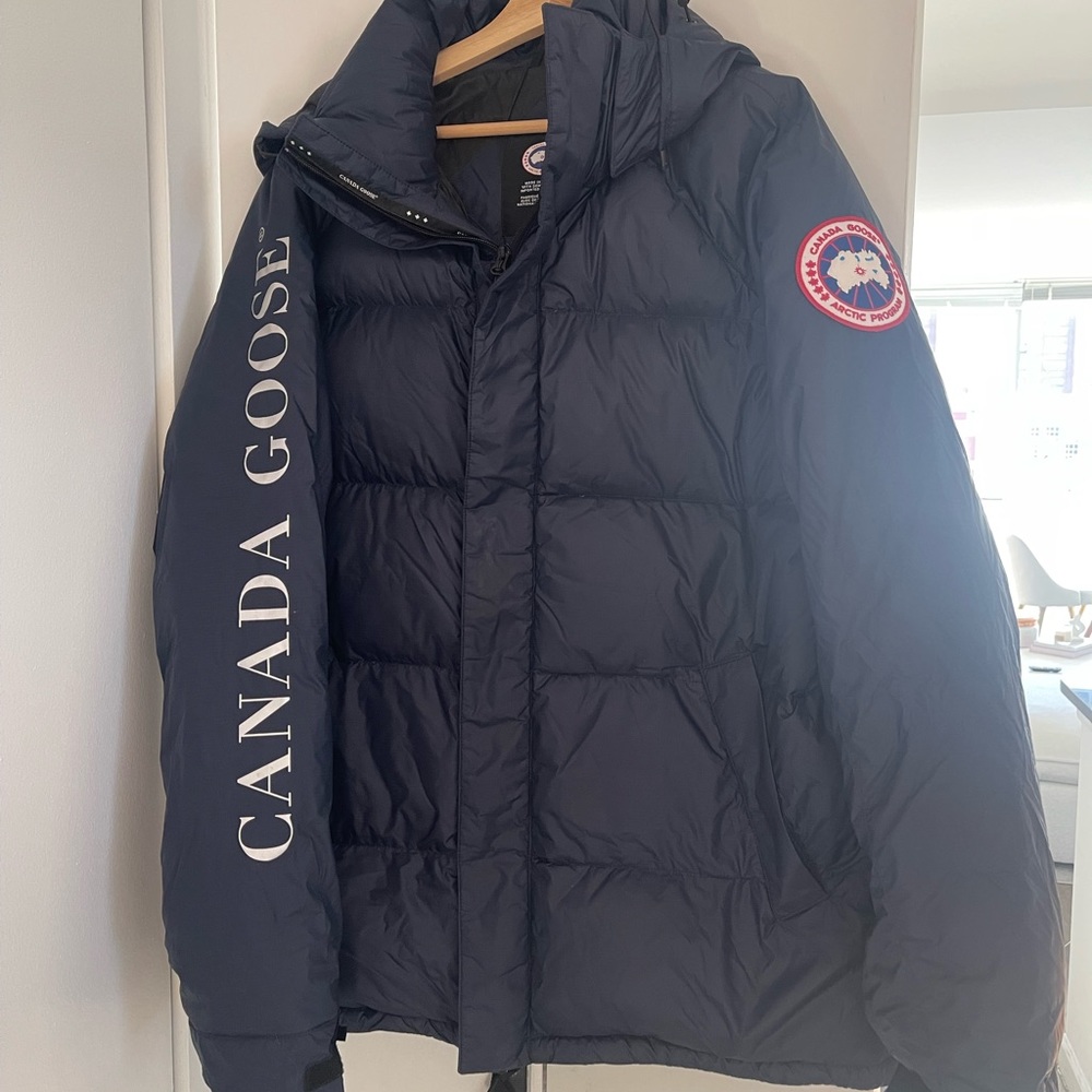 Men’s Canada Goose down puffer jacket